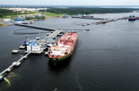 G7 paralajmëron shkelësit e rregullave për blerjen e naftës ruse