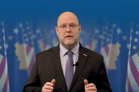 Ambasadori Hovenier sot pret në takim kryetarët e komunave veriore