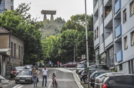 ​Sot afati i fundit për largimin e strukturave ilegale nga objekti në Mitrovicë të Veriut