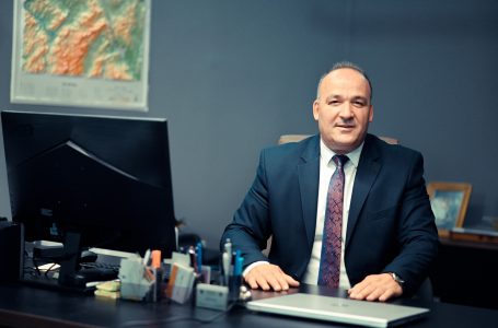 Bulliqi për arrestimin e 3 kosovarëve në Merdar: Dyshojmë se po hakmerren për situatën në Veri