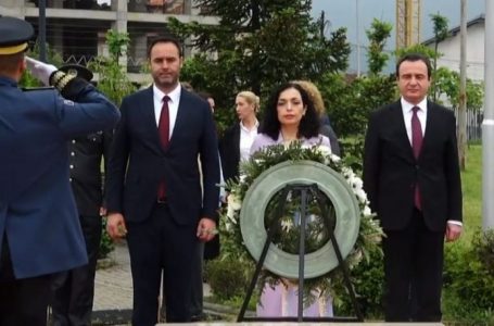Udhëheqësit e shtetit bëjnë homazhe te varri i ish presidentit Rugova dhe veprimtarit Demaçi