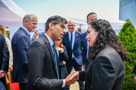 Osmani takon kryeministrin britanik, deputetja Kearns: Si miq të Kosovës duhet të vazhdojmë rolin tonë paqeruajtës në të gjitha forumet