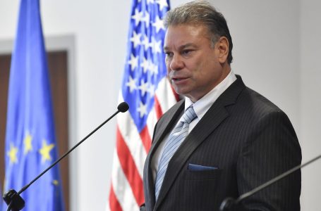 Ngjarjet në Kosovë dhe Serbi, Escobar nesër mban konferencë për media