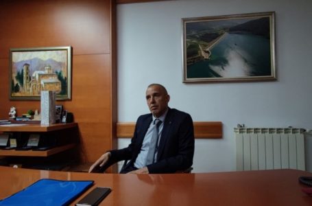 Insiston Zeqiri: S’jam duke menduar për zgjedhje të reja – po e konsolidoj kabinetin