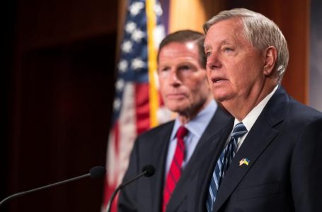 Senatorët amerikanë paralajmërojnë Rusinë: Luftë me NATO-n nëse përdor armë bërthamore në Ukrainë