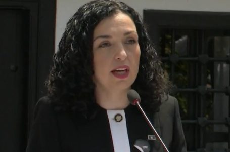 Presidentja Osmani bën homazhe në Prekaz dhe te varri i Isa Boletinit