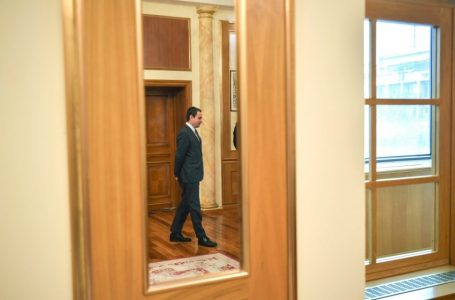 Kurti sot në Vatikan, do të takohet me Papa Françeskun