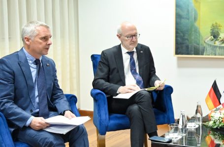 Ambasadorët e Francës dhe Gjermanisë: Asociacion vetëm sipas Kushtetutës së Kosovës