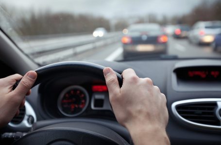 Testet çdo 5 vjet për 70-vjeçarët/ BE propozon rregulla të reja për drejtuesit e automjeteve