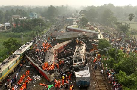 Incidenti vdekjeprurës me trena në Indi, mbi 100 trupa të paidentifikuar