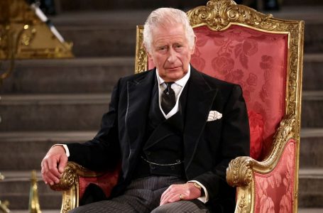 Pse Mbreti Charles III e feston dy herë ditëlindjen?