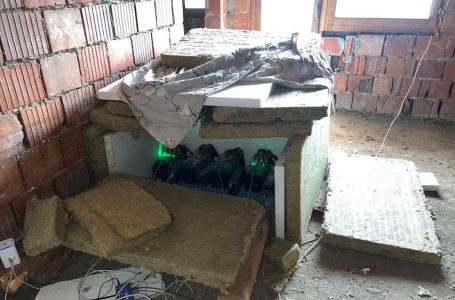 Konfiskohen 11 pajisje për kriptovaluta në një shtëpi në Zubin Potok