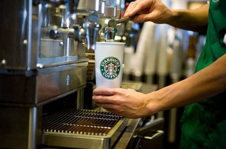 Starbucks do të dëmshpërblejë një ish-punonjëse me 25 milionë dollarë për diskriminim racor