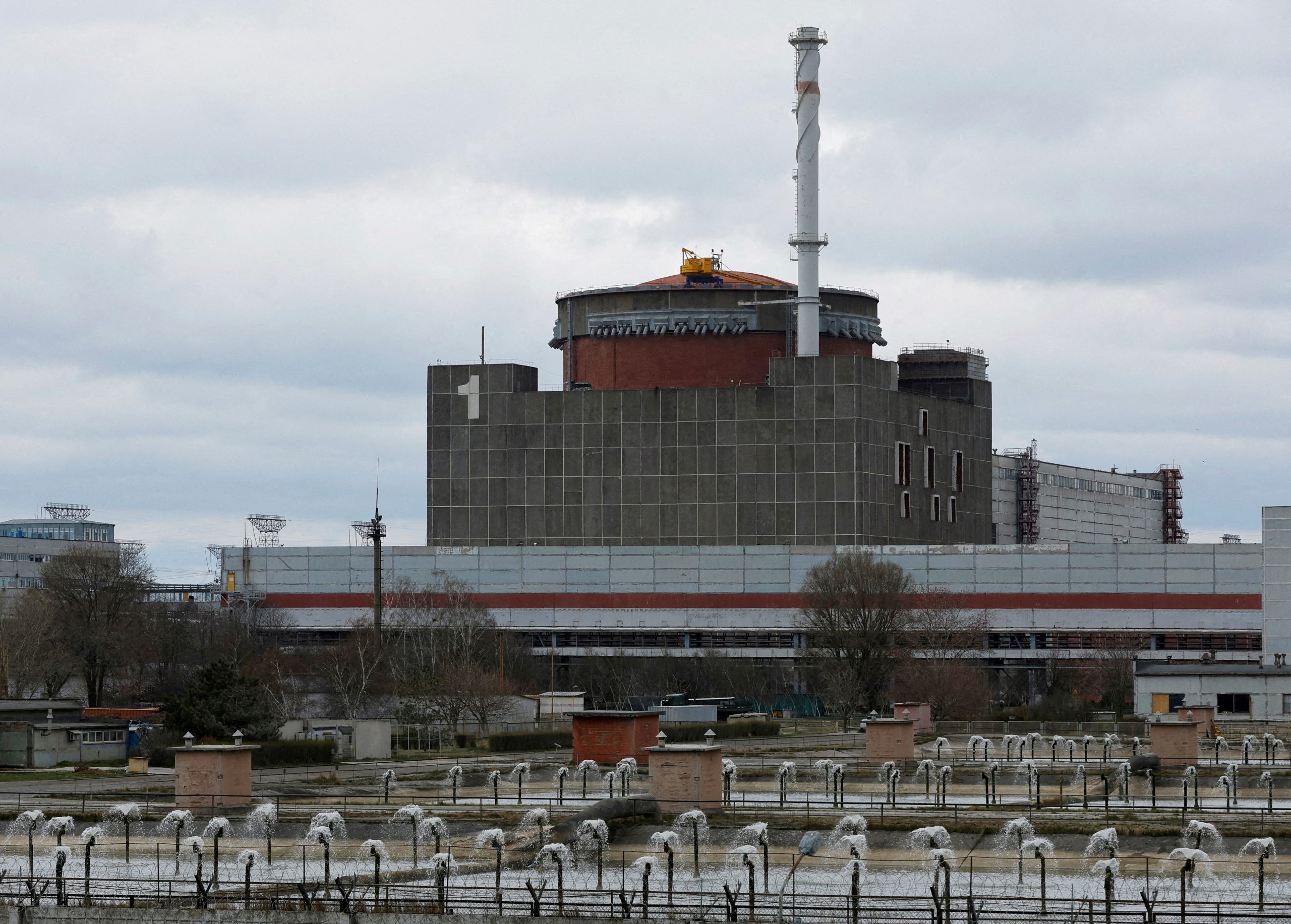 Rrezik për incident bërthamor në Zaporizhzhia, shefi i IAEA jep alarmin pas shpërthimit të digës