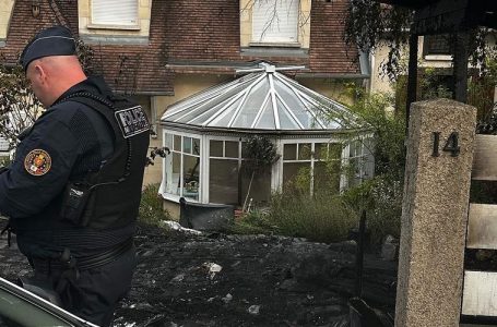 Trazirat në Francë, sulmohet shtëpia e kryetarit të bashkisë, plagosen gruaja dhe një nga fëmijët