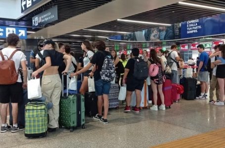 Anulohen rreth 1.000 fluturime si pasojë e grevës në Itali