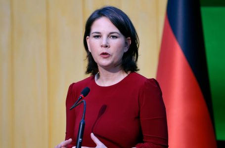 Ministrja gjermane ndërpret vizitën në një qytet ukrainas, po ndiqej nga një dron rus