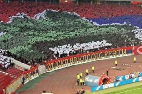 Koreografia skandaloze e Crvena Zvedës kundër Kosovës, FFK-ja paraqet ankesë në UEFA
