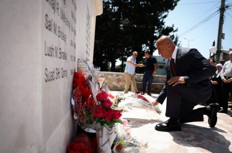 Haradinaj kujton dëshmorët Rexhë e Arton Qorraj: Nderimi për të rënët do të jetë i përhershëm