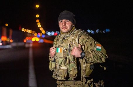 Irlandezi që luftoi në Ukrainë, rrëfen tmerrin që e përjetoi nga ndjekja me tanke: Ka të vdekur kudo