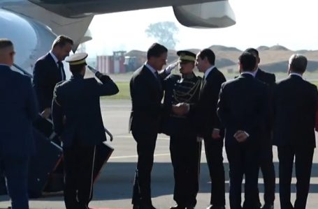 Kurti i pret në aeroport kryeministrat e Holandës dhe Luksemburgut