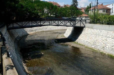 Kthehet në normalitet lumi Krena