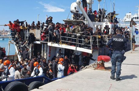 Zbarkimet e emigrantëve në Itali dyfishohen në vitin 2023, rriten edhe përmes rrugëve shqiptare