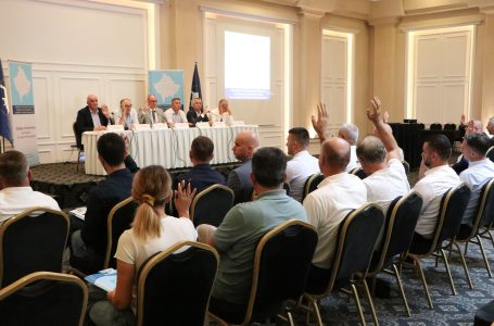 Asociacioni i Komunave paralajmëron dërgimin në Kushtetuese të Ligjit mbi Tatimin në Pronë
