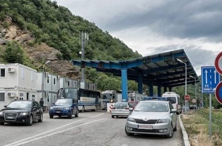Vazhdojnë kolonat në dy pikat kufitare Dheu i Bardhë dhe Merdar