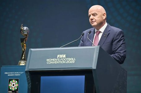 FIFA paditet në emër të 100,000 futbollistëve
