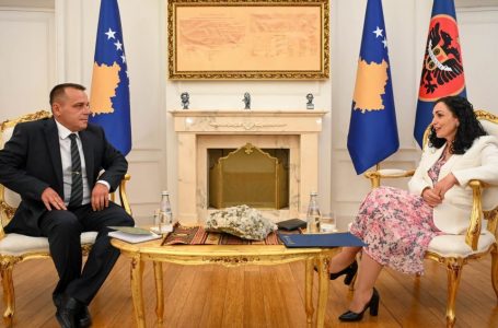 Osmani pret në takim ministrin e ri të Mbrojtjes, Ejup Maqedonci: Do ta keni gjithmonë përkrahjen e pakursyer