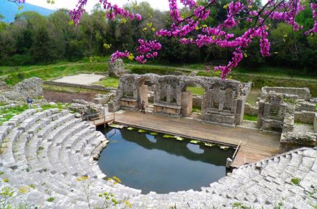 Historia 2500-vjeçare e Butrintit, rreth 800 turistë vizitojnë çdo ditë parkun