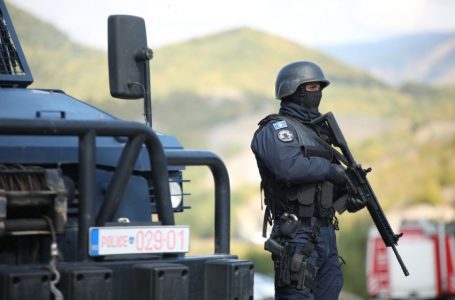 Shkëmbim me armë zjarri mes policisë dhe një të dyshuari për kontrabandë në veri