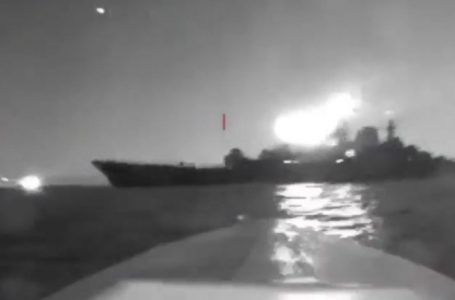 Shfaqen pamjet kur droni detar ukrainas sulmon anijen ruse