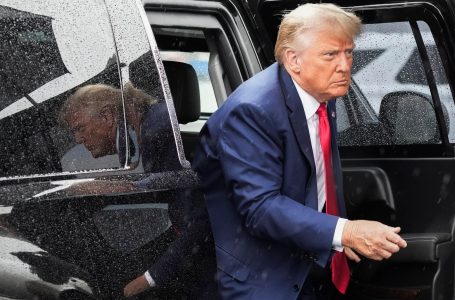 Trump po shkon drejt ‘kurorëzimit’ republikan ndërsa rivalët e 2024 përpiqen ta ndalojnë atë
