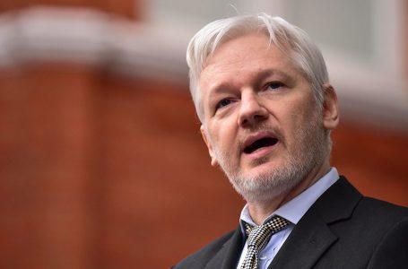 Julian Assange mund të arrijë marrëveshje për pranimin e fajësisë