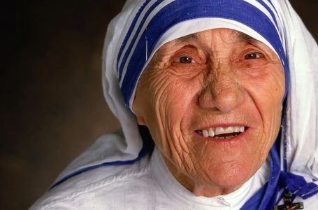 113 vjet nga lindja e Shën Nënë Terezës