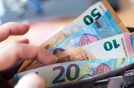 Forcohet euro në raport me lekun