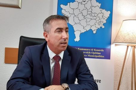 Tentoi ta fshihte problemin me shpërndarjen e librave, Ibrahimi: Vonesat përgjegjësi e MASHTI-t