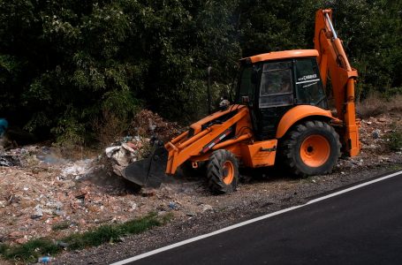 Pastrohet deponia ilegale e mbeturinave në fshatin Bec