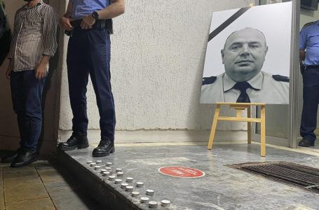 Marin Mema thërret shqiptarët në sheshin “Nënë Tereza” në Tiranë: Do t’i bëjmë homazhe policit që u vra nga terroristët serbë në Kosovë