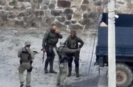 Foto: Njerëz të armatosur rëndë me pajisje ushtarake, me maska të cilët janë rrotull Manastirit në Banjskë të Zveçanit