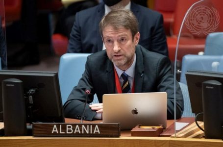 Hoxha ia thotë prerazi ambasadorit rus: Kosova nuk do të përdoret si kamuflazh për agresionin ushtarak të Rusisë kundër Ukrainës
