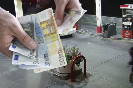 Grabitje e armatosur në një pompë derivatesh