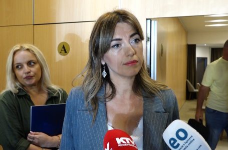 Ministrja Haxhiu insiston se Kodi Civil votohet këtë vit