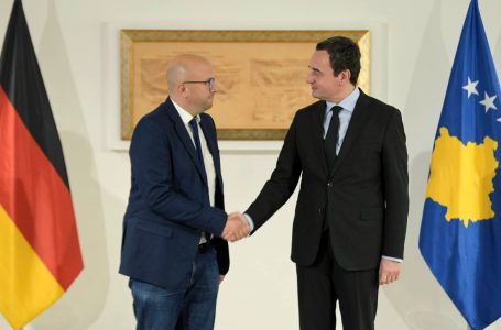 Kryeministri Kurti falënderon Sarrazinin për vizitën