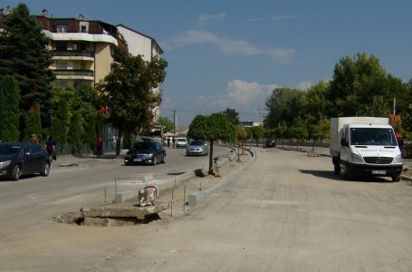 Përleshje me thika në mes të miturve në Gjakovë
