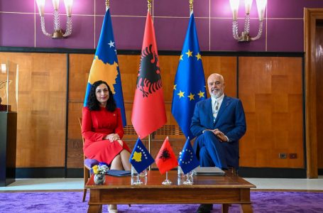 Osmani udhëton drejt Tiranës, merr pjesë në Samitin III për Diasporën