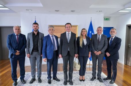 Deputetët pakicë në Serbi ankohen te Kurti se nuk po trajtohen si duhet