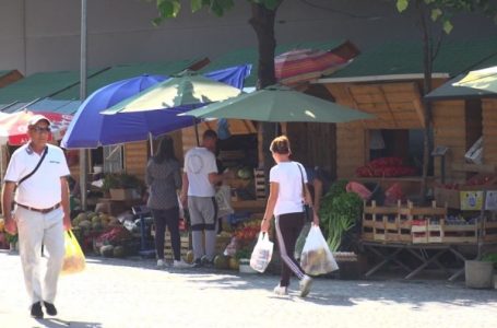 Bie përreth 70 për qind blerja nëpër dyqane në Kosovë, shkak ikja e bashkatdhetarëve